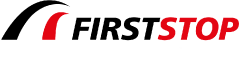 un panneau First Stop rouge et blanc sur fond noir